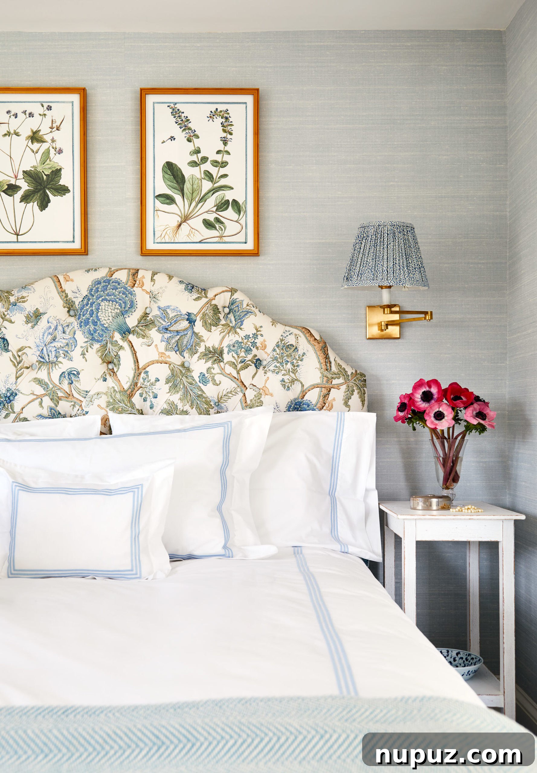 What is your favorite way to add character to your home? Mix styles and allow your home to evolve. Photos by Read McKendree, Styled by Alexandra Morris, Construction & Contracting by RB Wood Contracting.