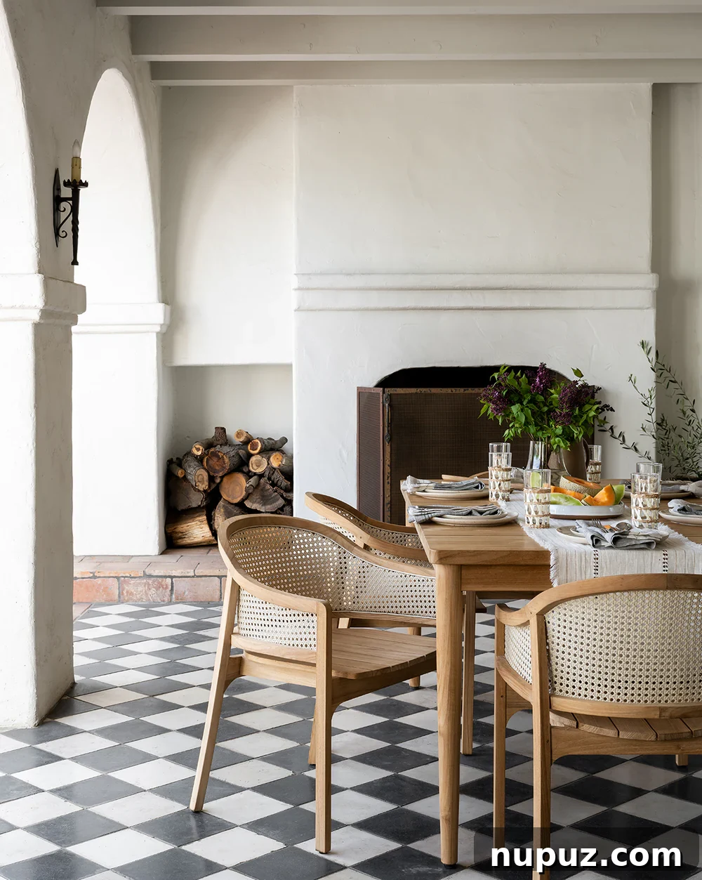 Studio McGee Interior Design: A blend of classic and contemporary style, capturing the essence of livable luxury.