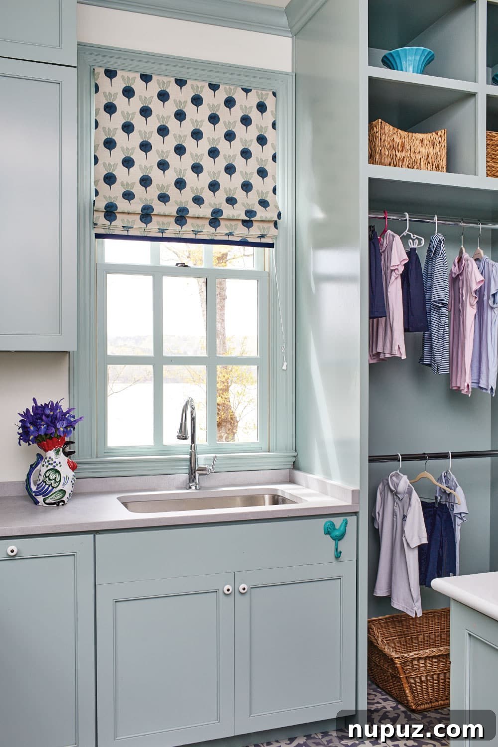 Timeless Elegance: 12 Classic Interiors to Inspire 10 A beautifully curated hallway or entryway, demonstrating Alexa Stevenson's knack for creating impactful transitional spaces.