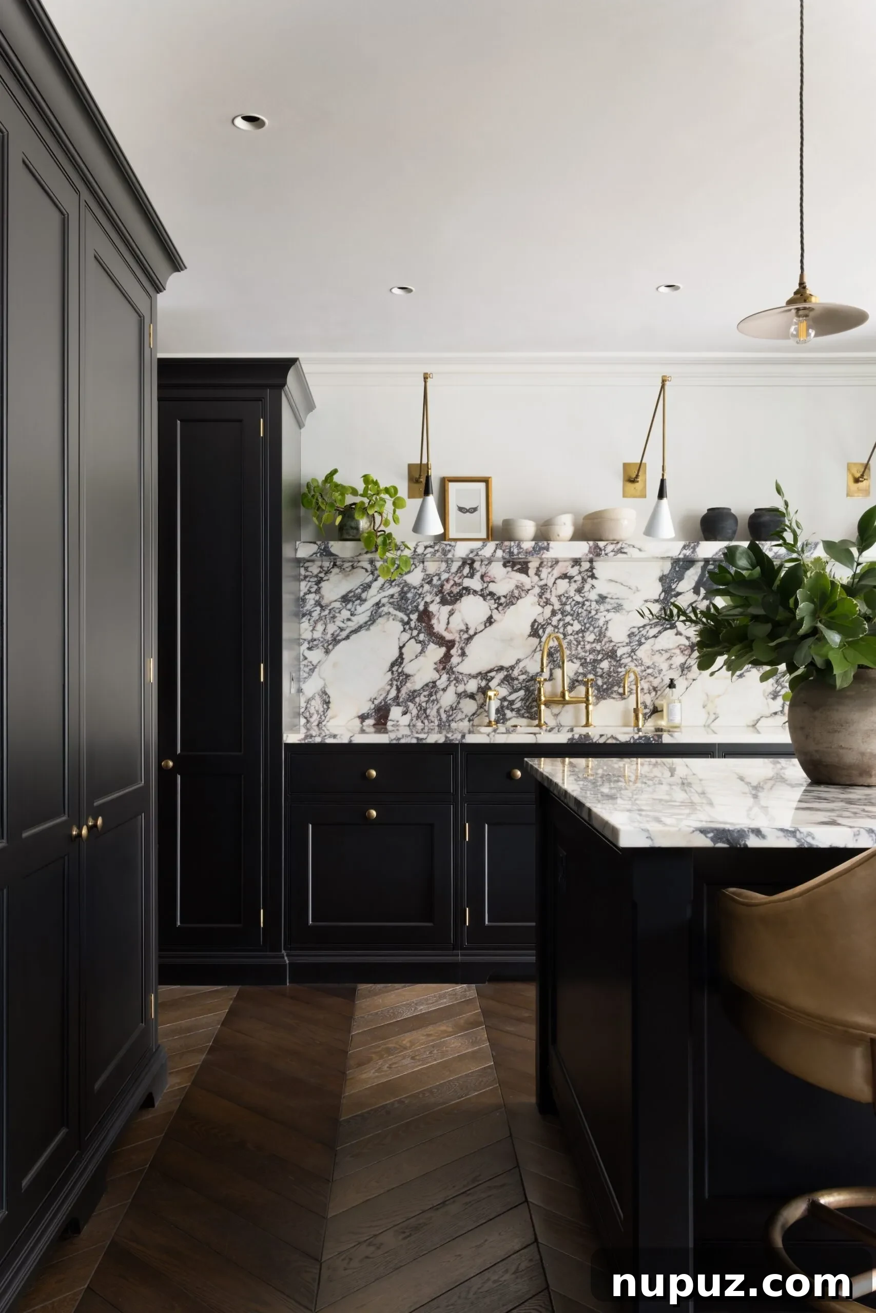 A stunning Humphrey Munson kitchen design showcasing clever organization and ample storage, photographed by Paul Craig.