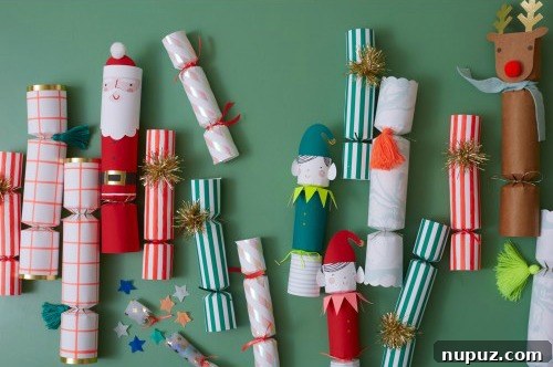 Party Crackers for Christmas tradition - Party Poppers, adding festive fun and noise to holiday celebrations.