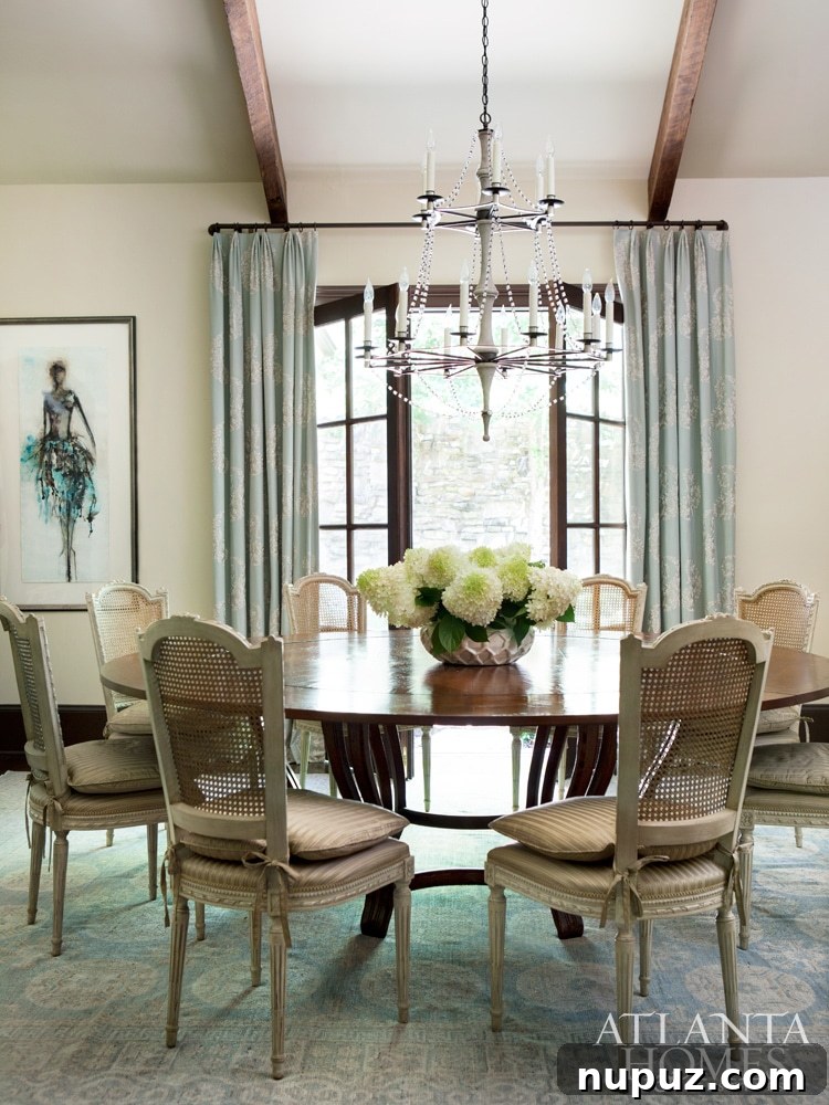 Atlanta Homes & Lifestyles | INTERIOR DESIGN Meridy King, Meridy King Interiors.| LANDSCAPE ARCHITECTURE Adriana Hernandez, Arcoiris Design Gardening | ARCHITECT Bill Edwards, Edwards Architecture Ltd. | Photography: Erica George Dines dining room -Upscale Charm in this Fabulous Atlanta Home