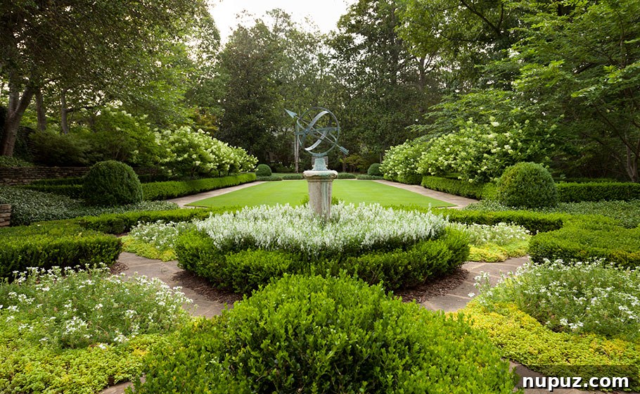 Elegant Traditional Garden Design by Howard Design Studio