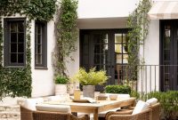 Outdoor Dining: A Taste of Freedom