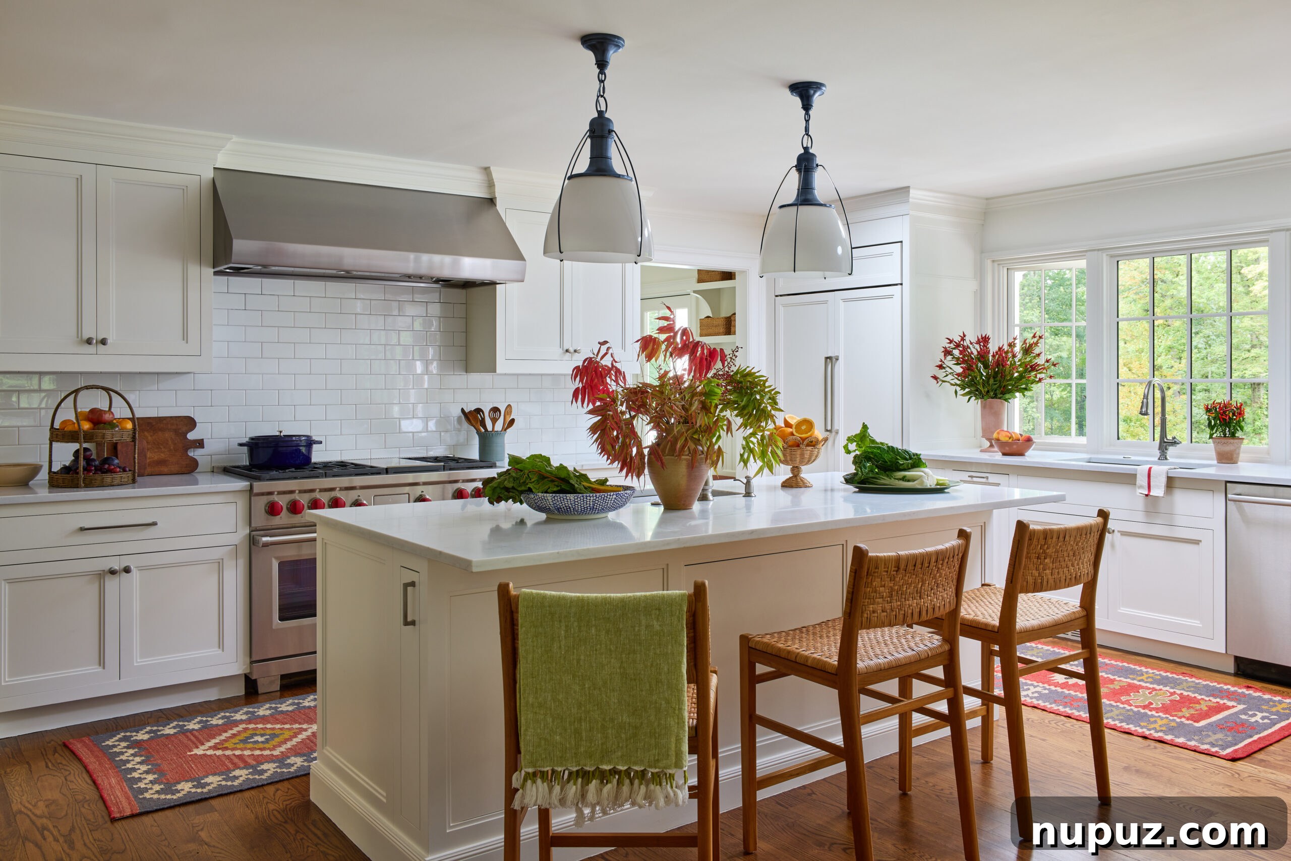 Love a white kitchen with fall accessories