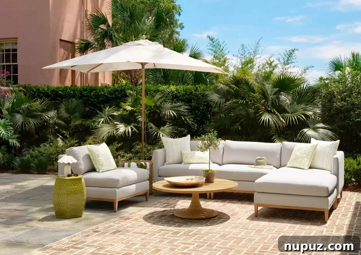 beautiful home tours - love the sectional outdoor sofa